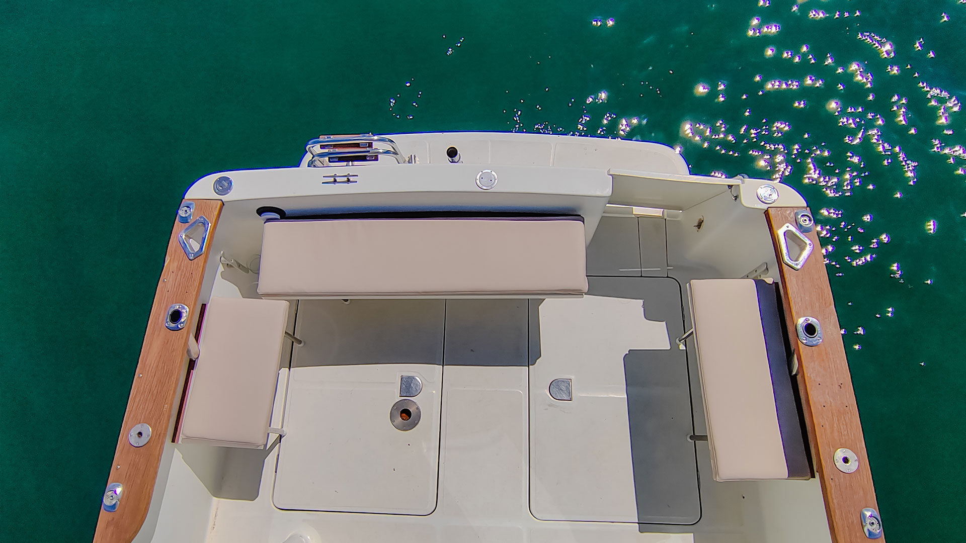 Ocean Tours Hondarribia - Rutas en barco por la costa vasca - Nuestro barco