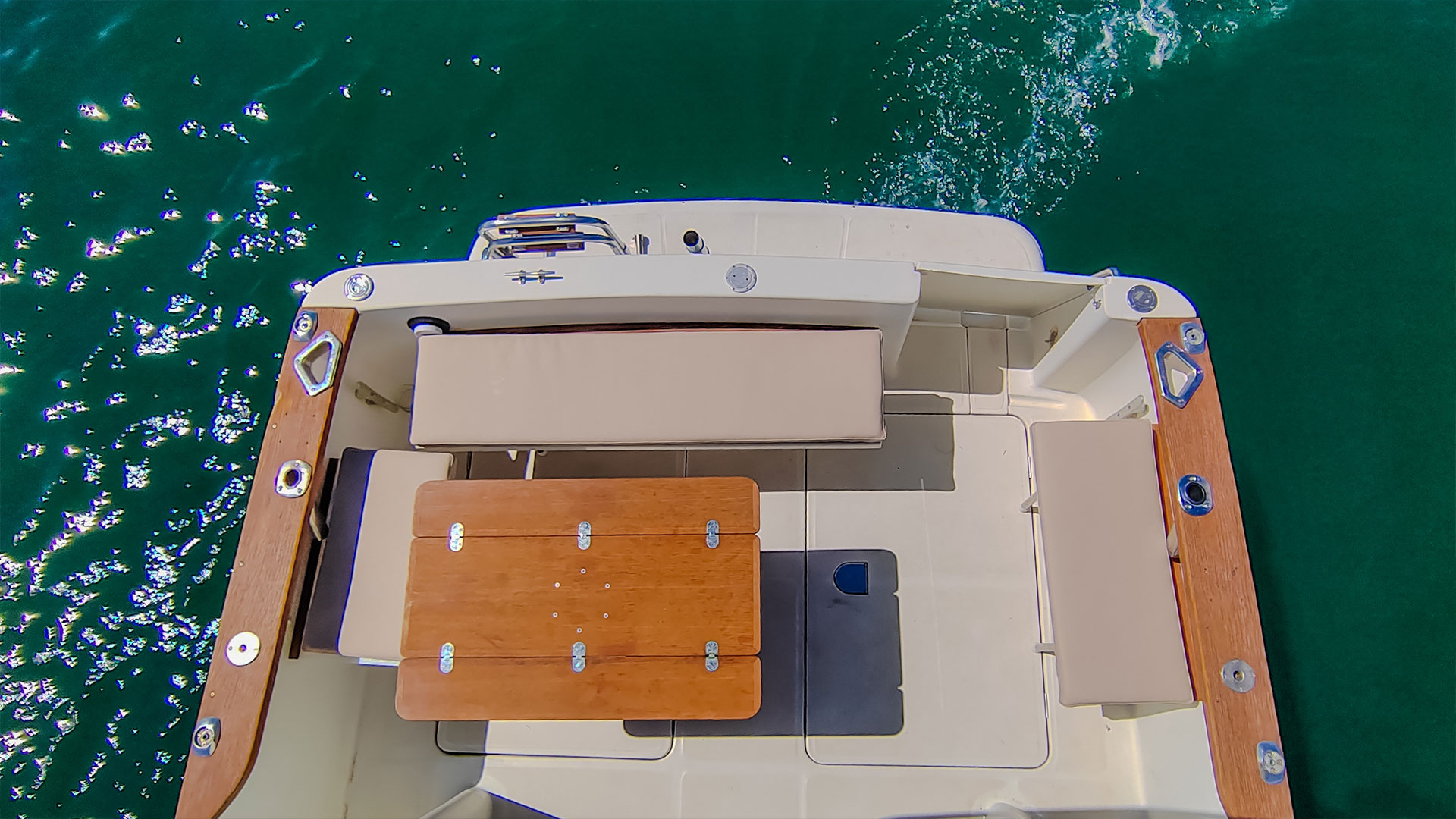 Ocean Tours Hondarribia - Rutas en barco por la costa vasca - Nuestro barco